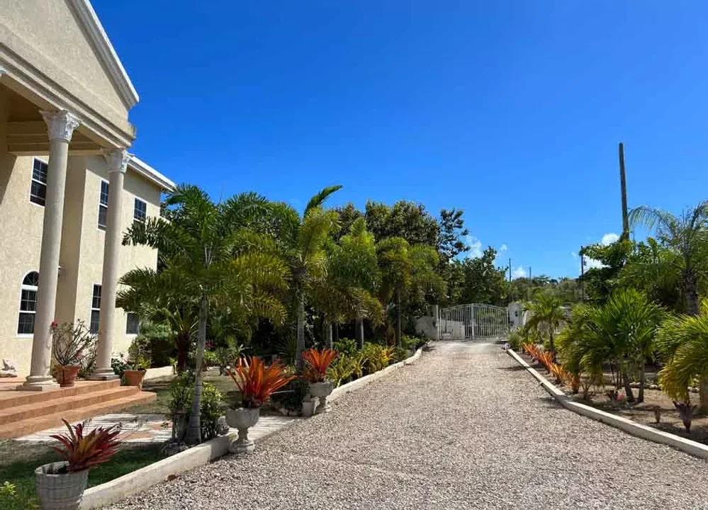 Denito-Long-Bay-West-End-2