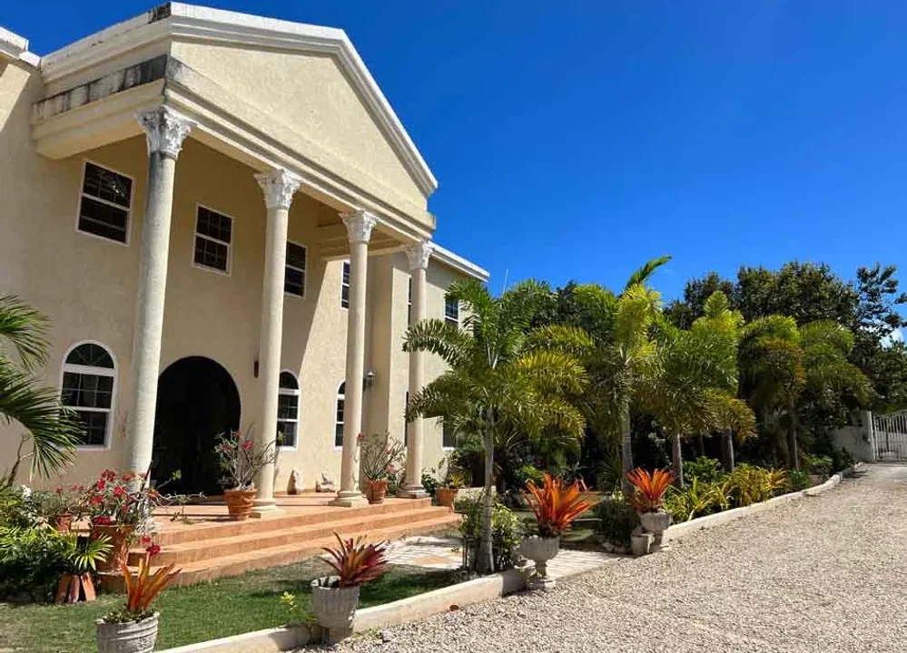 Denito-Long-Bay-West-End-5