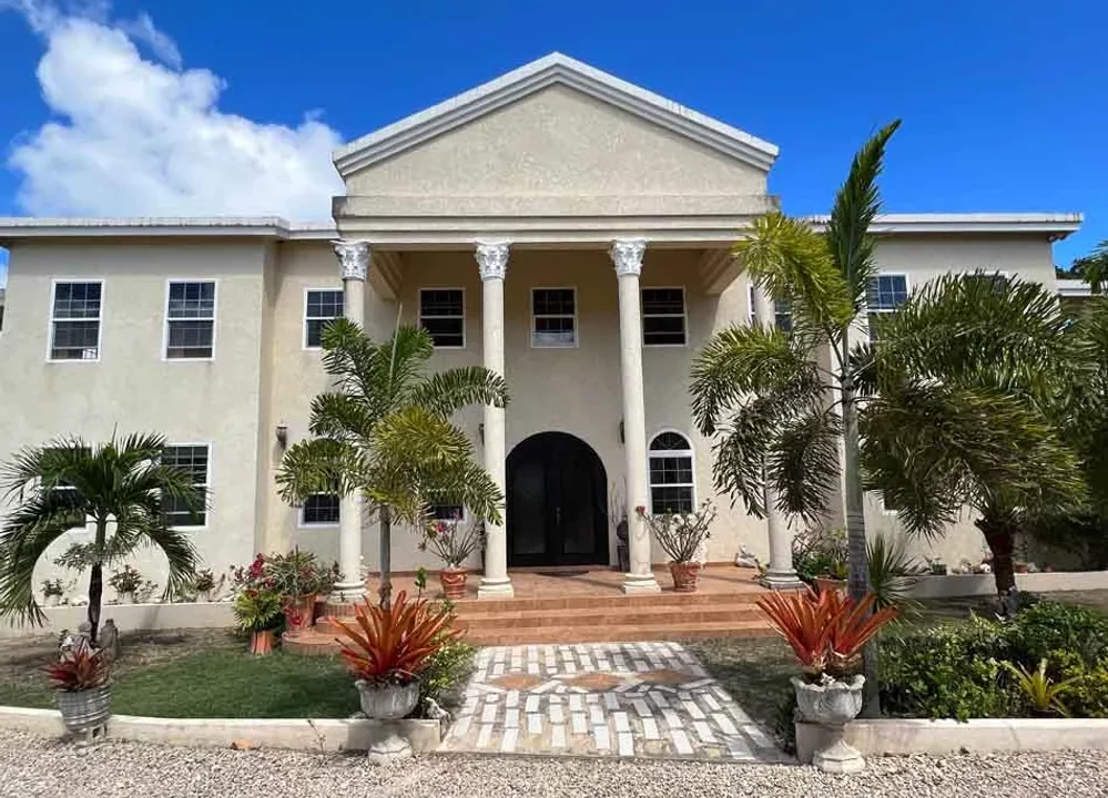 Denito-Long-Bay-West-End-8