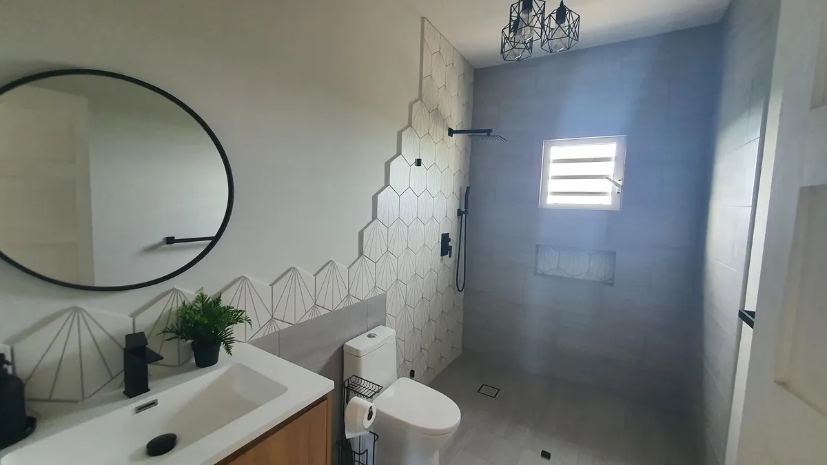 Modern-3-bed-near-Shoal-Bay-East-14