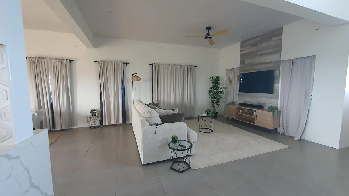 Modern-3-bed-near-Shoal-Bay-East-2