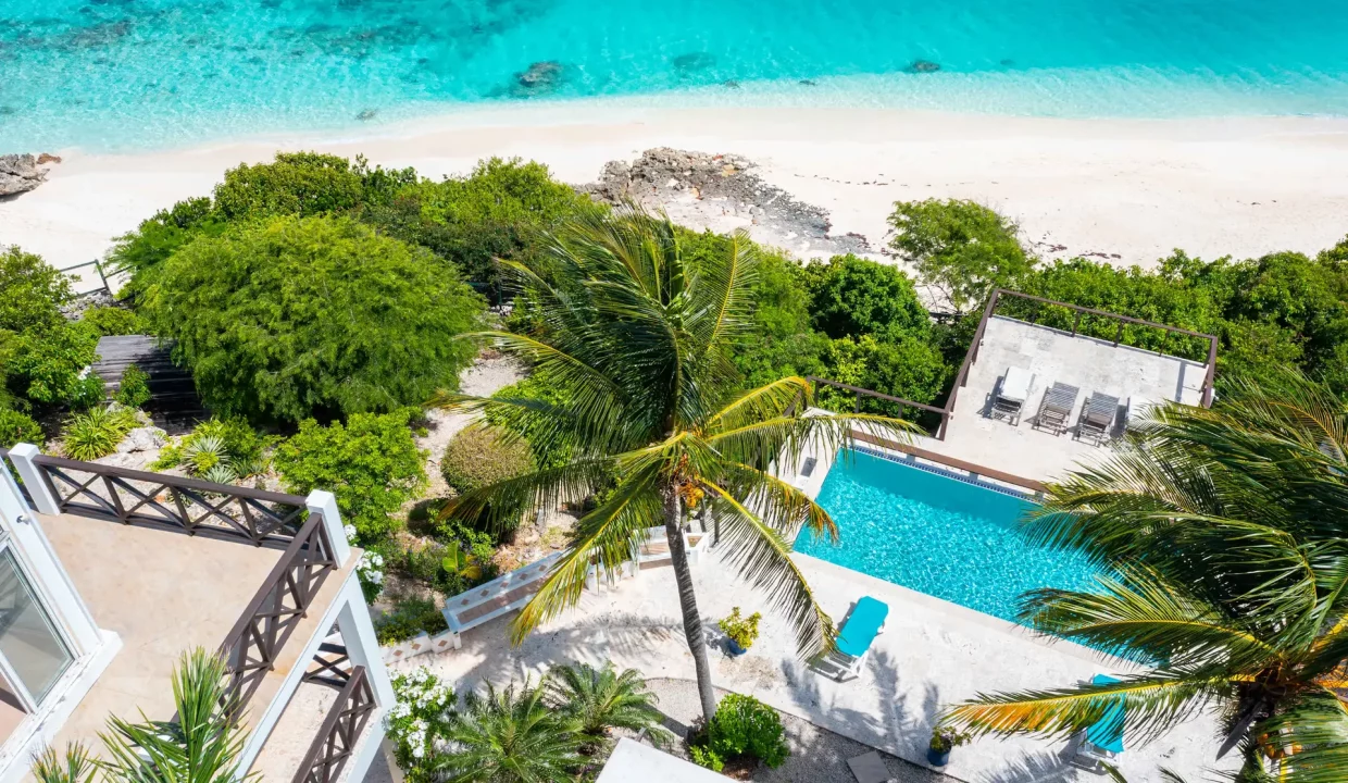 Villa-on-Shoal-Bay-East-3