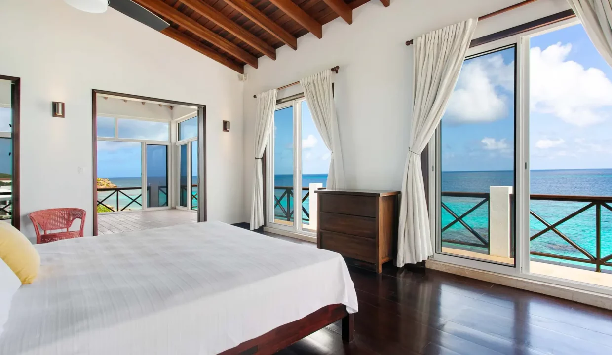 Villa-on-Shoal-Bay-East-32