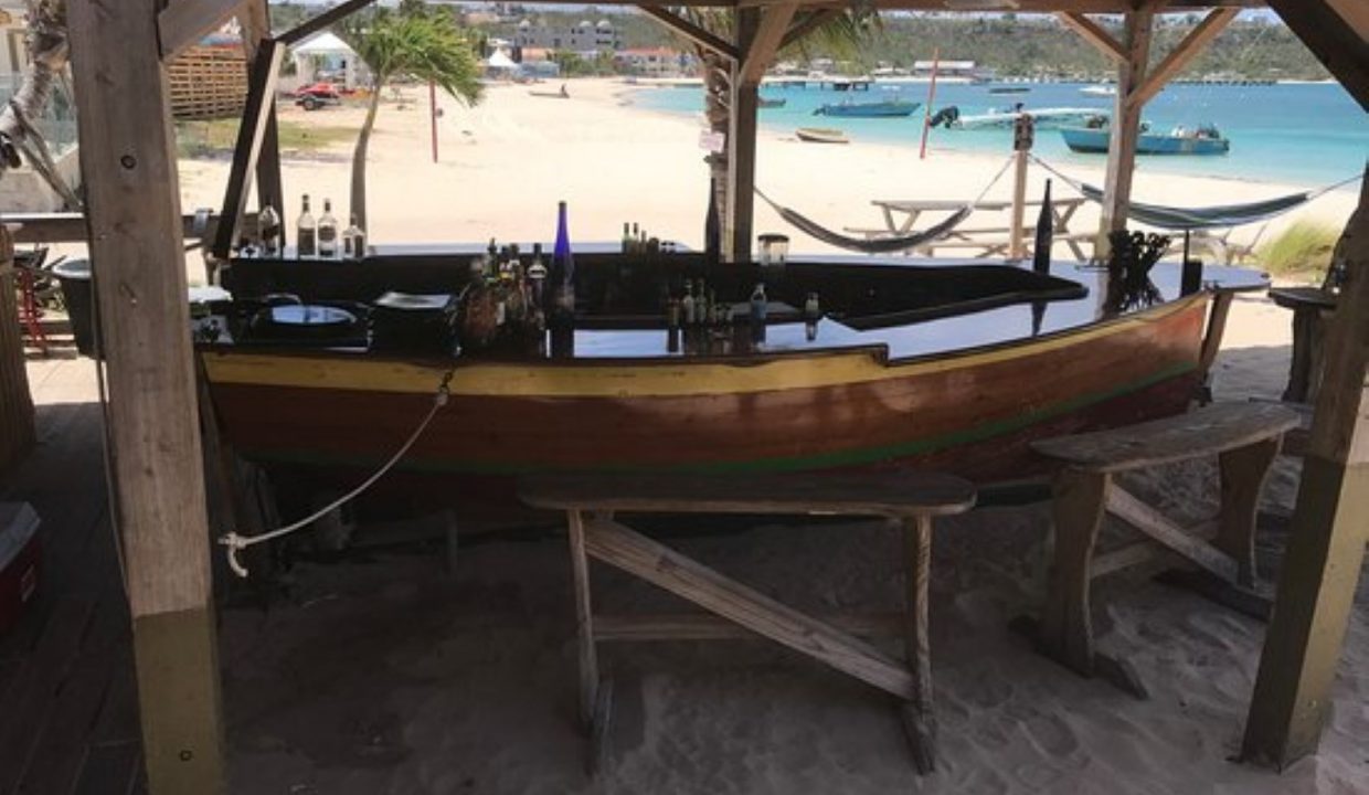 cool-boat-bar