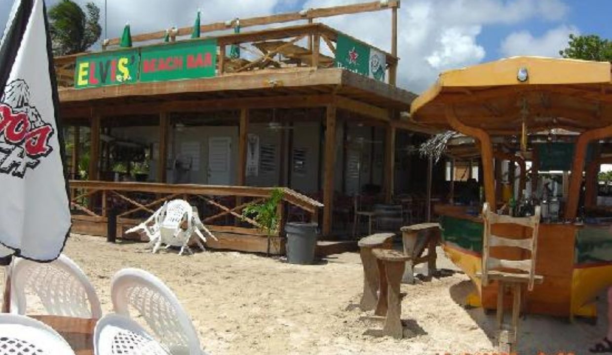 elvis-bar-sandy-ground