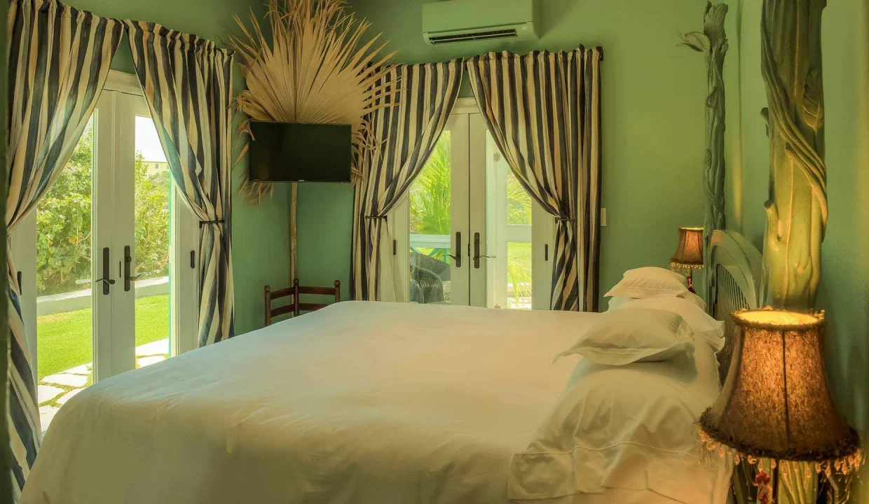 eyJidWNrZXQiOiJsYWN1cmUtYmFja29mZmljZSIsImtleSI6InBpcFwvbWluaXNpdGVcLzE5ZjItbG92ZV9zaGFja192aWxsYV9iZWRyb29tX2FuZ3VpbGxhLmpwZyIsIm9wdGlv