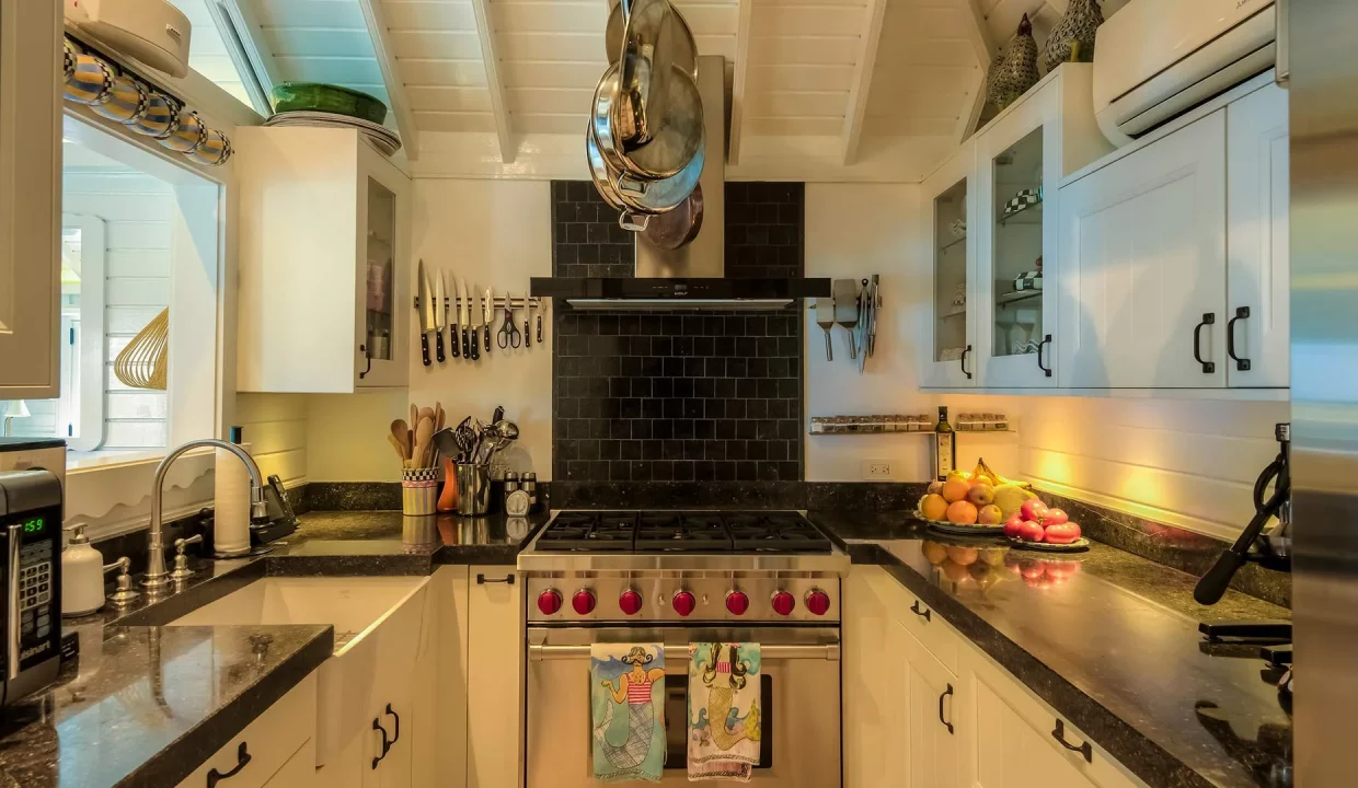 eyJidWNrZXQiOiJsYWN1cmUtYmFja29mZmljZSIsImtleSI6InBpcFwvbWluaXNpdGVcLzc4MmEtbG92ZV9zaGFja192aWxsYV9raXRjaGVuLmpwZyIsIm9wdGlvbnMiOnsicHJv