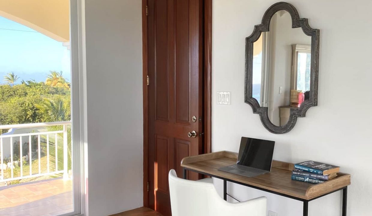 f60100fb-6e3d-47da-b208-50153ee90e9b-1