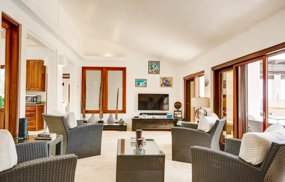 Waves-indoor_outdoor.jpg