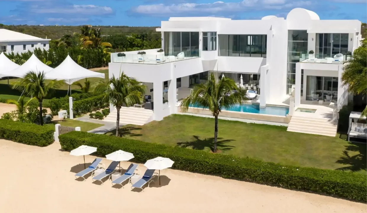 the-beach-house-gallery-1_01_01.jpg