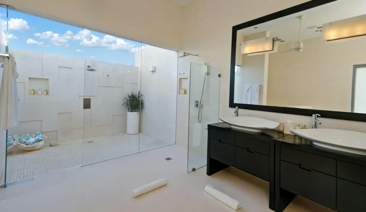 villa-anguilla-caribbean-luxury-the-beach-house-bath2_FullL.jpg